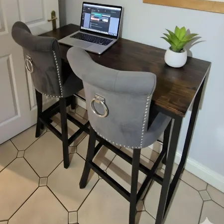 Contractors, Families ,4 Bed, Sleeps 9, Parking, Near Mod Feriehus Bristol